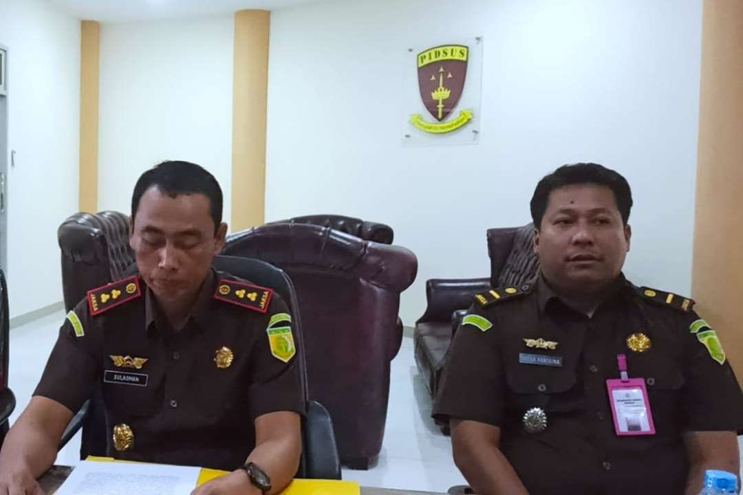 Pakai Duit Desa untuk Pribadi, Mantan Kades Tebuah Elok Sambas Resmi Dikurung Kejari