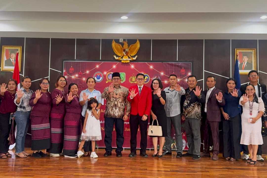 Rayakan Natal di Sajingan Besar, Heroaldi: Menjaga Kedamaian Adalah Kunci Sambas Berkemajuan