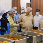 Pantau Program Makan Bergizi di Sambas, Kepala BGN RI Puji Kualitas Dapur di Wilayah Perbatasan