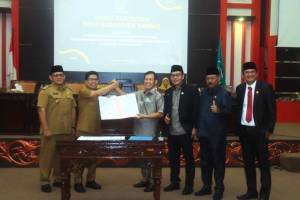 Momen Bersejarah! Bupati Satono dan DPRD Sambas Teken Persetujuan Pembentukan Kabupaten Sambas Pesisir