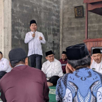 Buka Safari Ramadhan Perdana, Bupati Satono Serahkan Dana Hibah Rp30 Juta untuk Masjid Muzakirin
