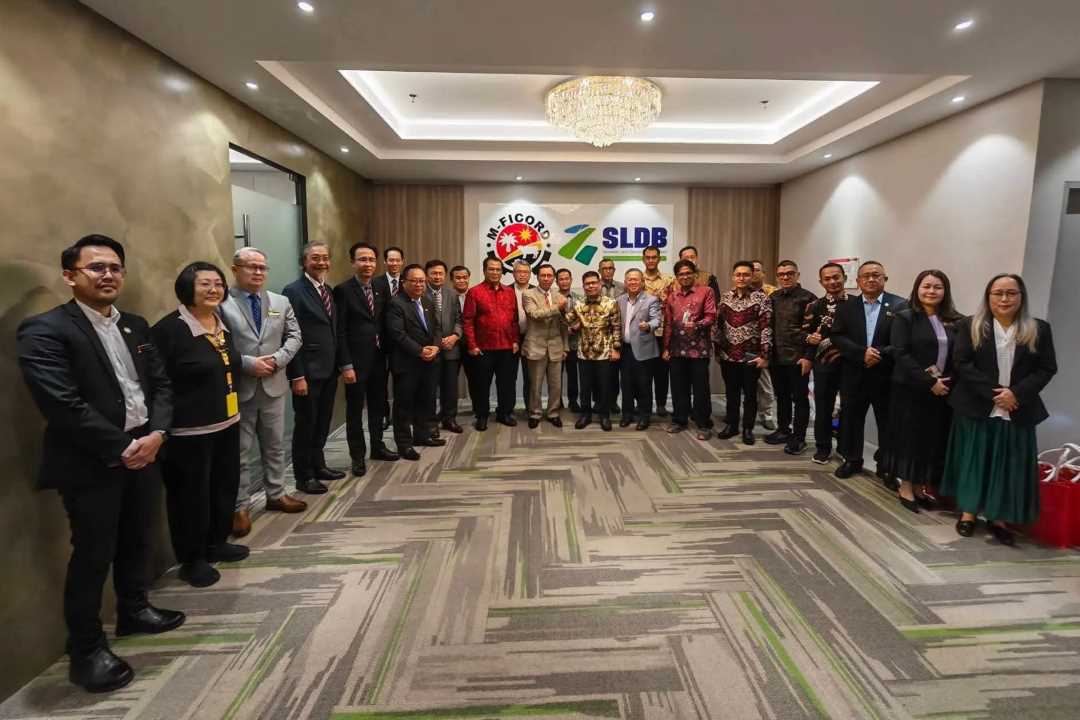 Sambas Bidik Pasar Sarawak, Satono Paparkan Potensi KEK Temajuk di Hadapan Menteri M-FICORD